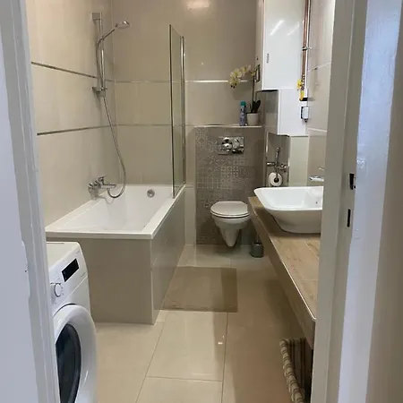 Visit 2 Apartman *