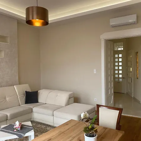 Visit 2 Apartman Apartment