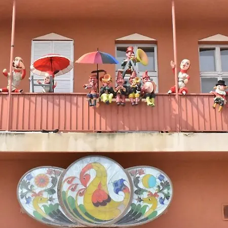 Visit 2 Apartman Apartment