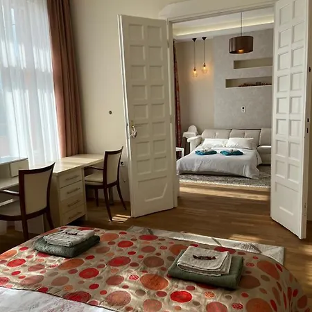 Visit 2 Apartman Apartment